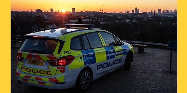 446_met car night London.jpg